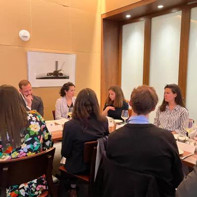 The participants of the Study Tour are attending a dinner discussion